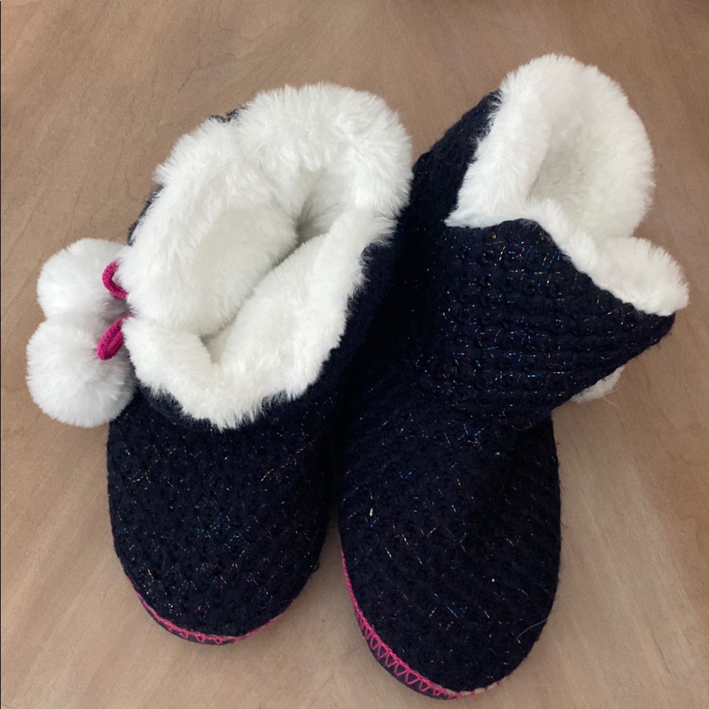 Cozy Black Kids Slippers with White Fur Lining
